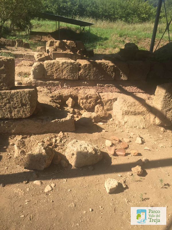 Vandali danneggiano il santuario falisco di Monte Li Santi - foto Archivio Parco