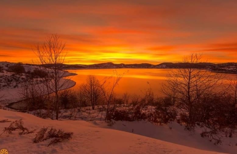 Tramonto sul lago di Campotosto