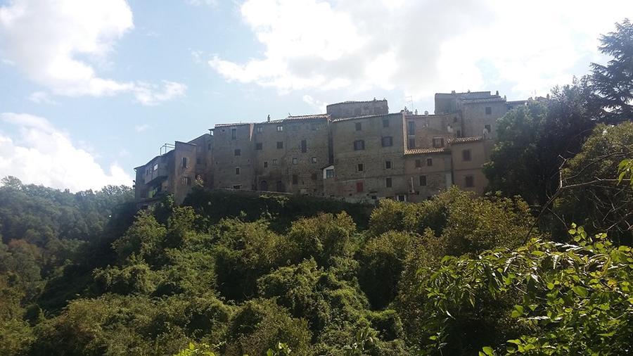 Il borgo di Mazzano Romano - foto Thesan
