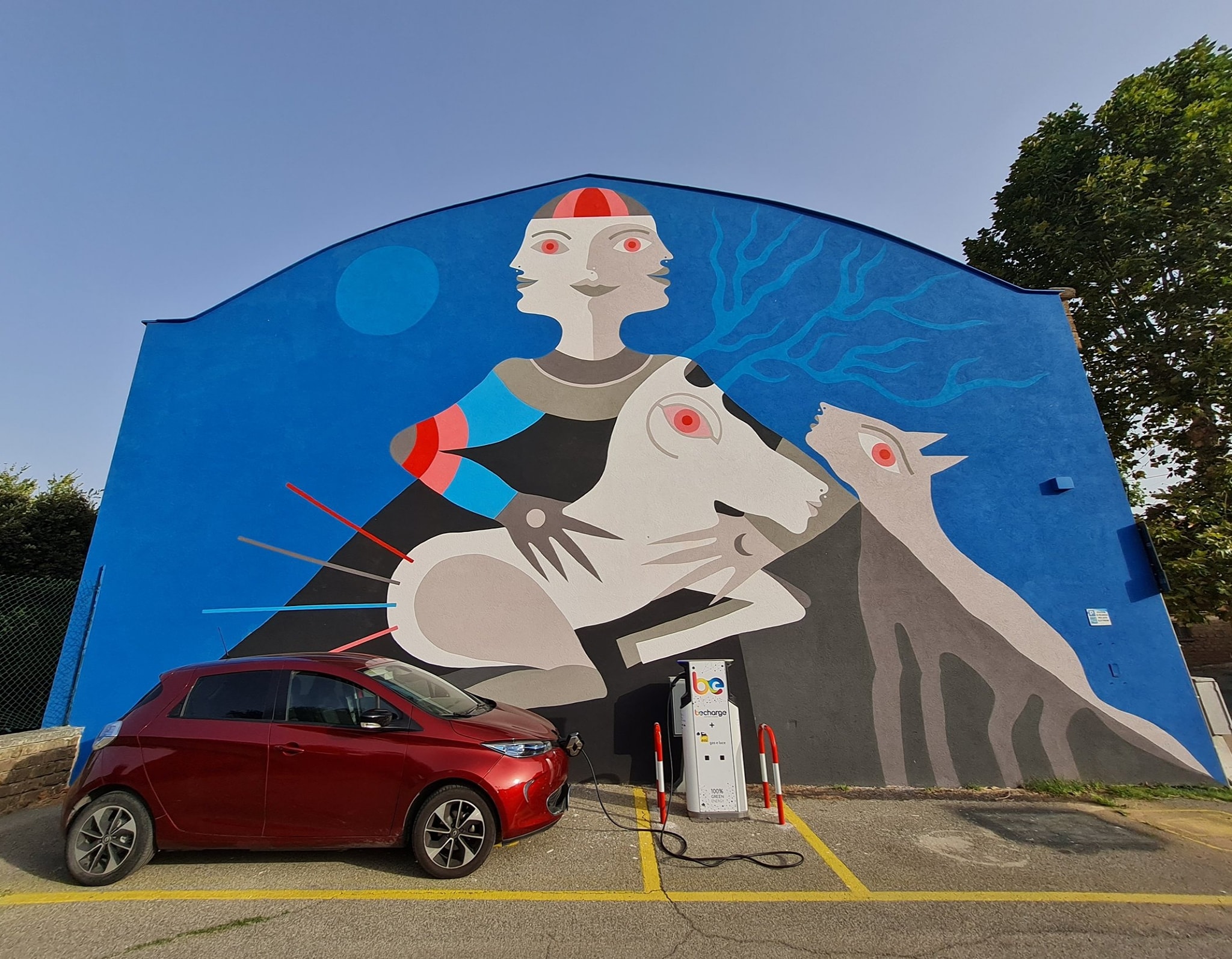 Colonnina di ricarica presso la sede del Parco