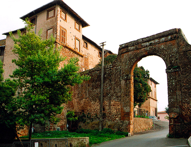 porta d'ingresso del borgo di Giulianello