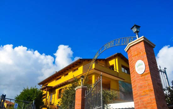 l'ingresso dell'albergo ristorante a Campodimele
