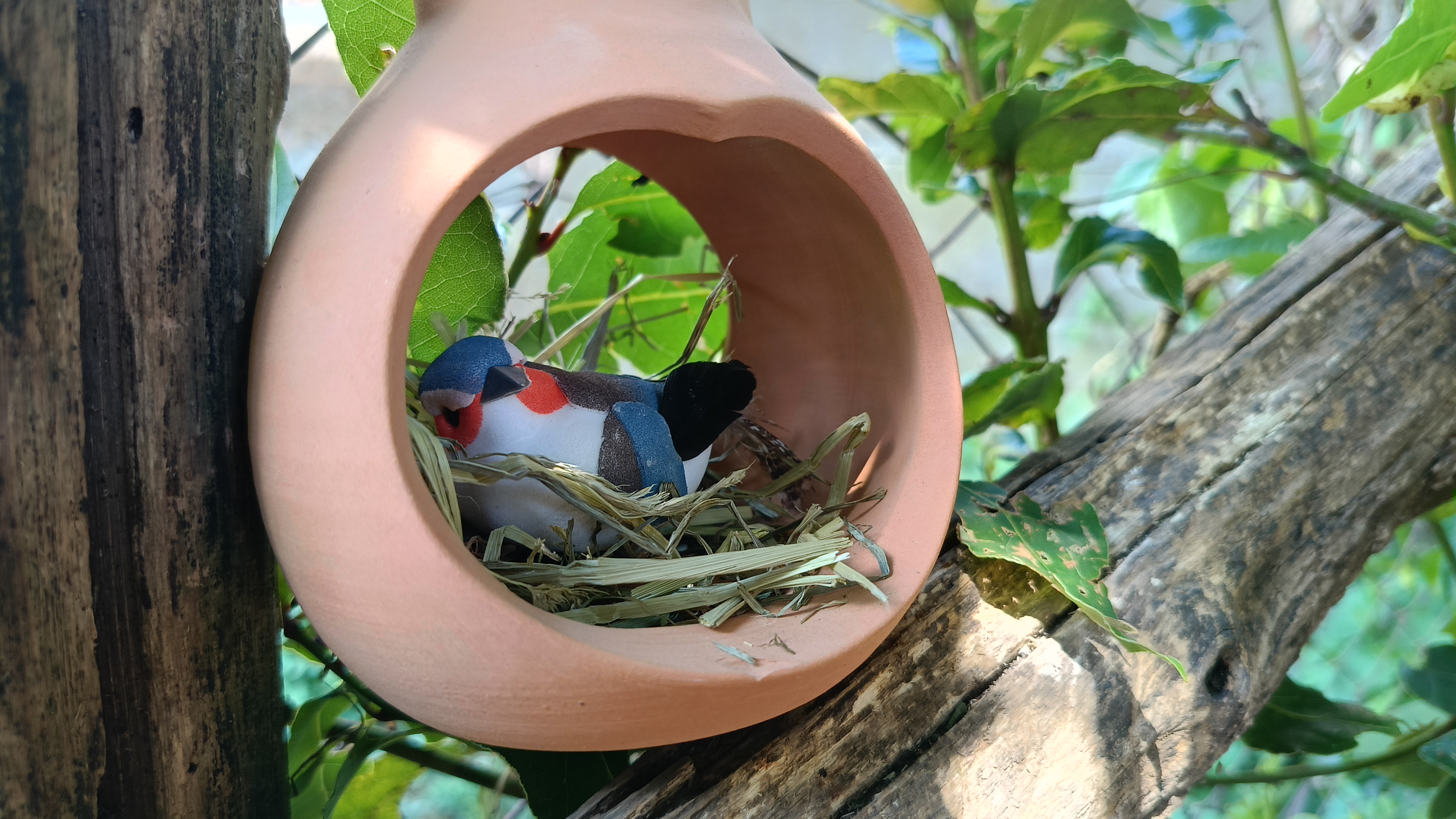 Naturalmente Ceramica - CASETTA IN TERRACOTTA PER GLI UCCELLI - TESORI NATURALI 2025