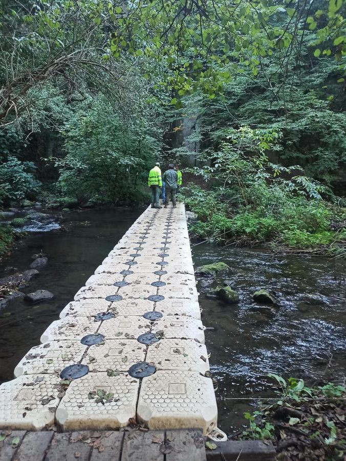 La passerella durante lo smontaggio